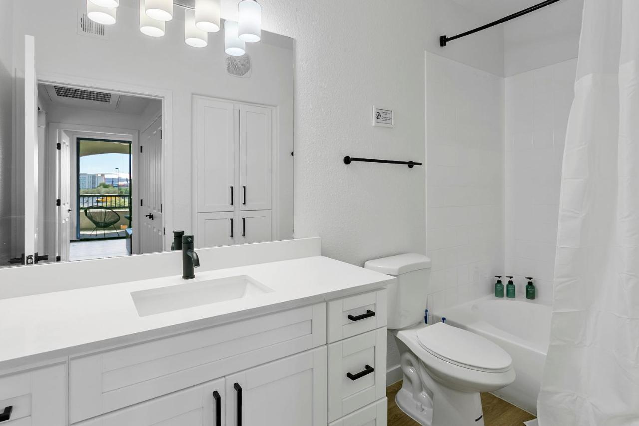 Cozysuites Glendale By The Stadium With Pool 05 Bagian luar foto