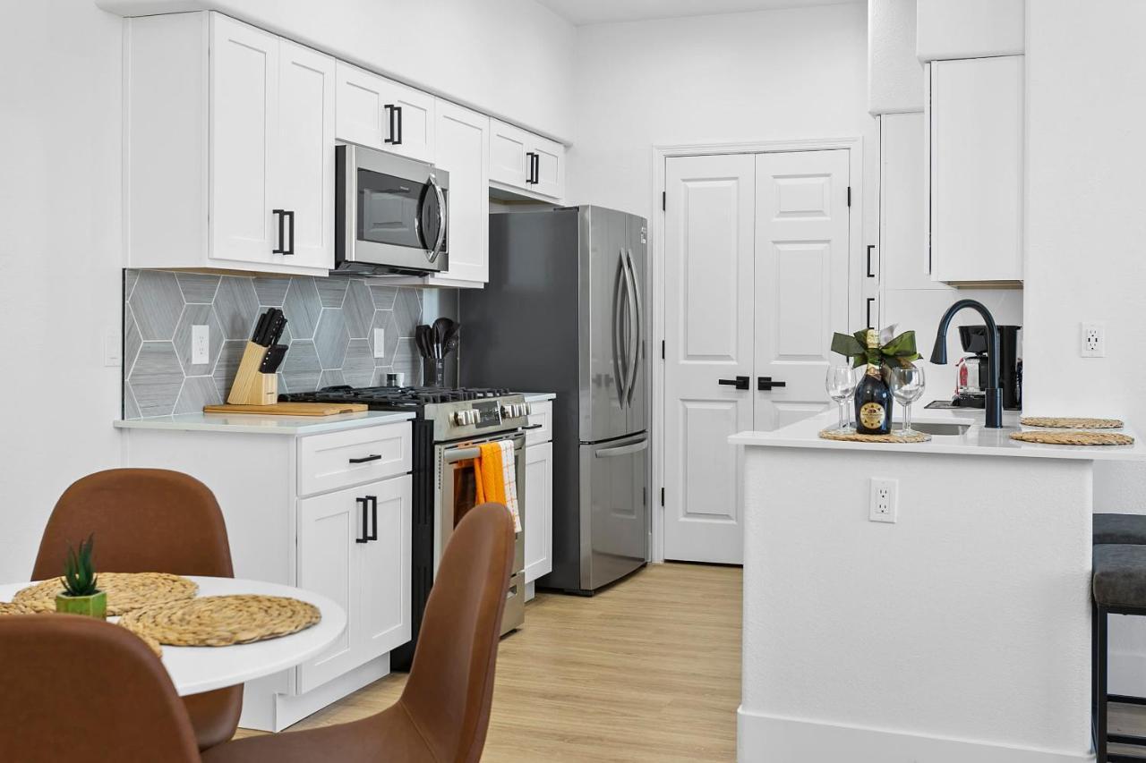 Cozysuites Glendale By The Stadium With Pool 05 Bagian luar foto